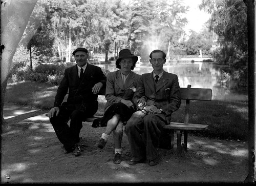 Coppia uomo donna seduta - coppia,