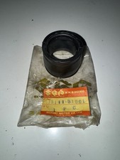COLLETTORE D’ASPIRAZIONE NUOVO E ORIGINALE SUZUKI GT 500/750, T 500 13111-31001