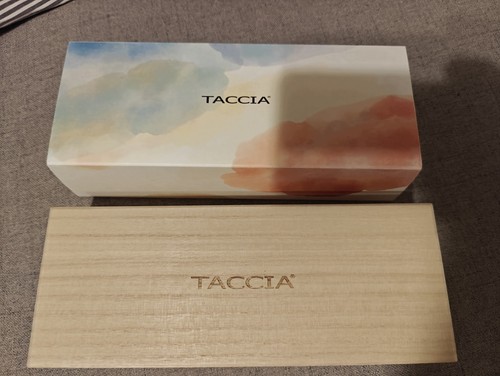 Taccia maki golden night - golden,