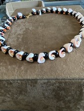 Collana in onice e conchiglie