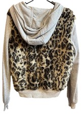 Felpa in pelliccia sintetica leopardata