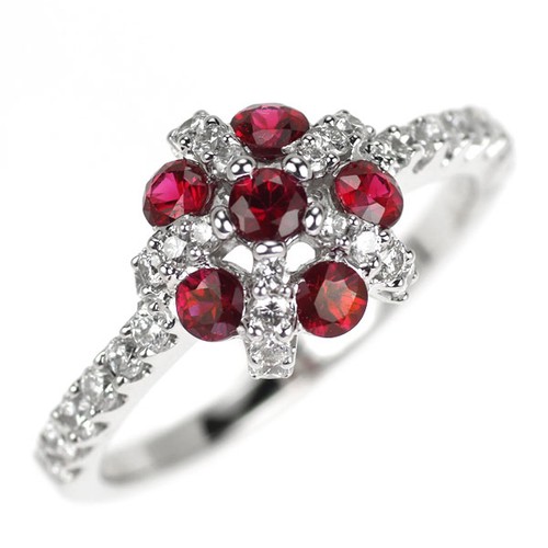 Anello con diamanti rubino