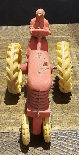 Trattore agricolo giocattolo