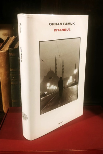 Orhan pamuk istanbul - -,