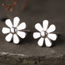  Una coppia di orecchini in acciaio inox semplice margherita Moda orecchini di
