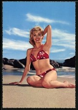 AK Pin-Up im Bikini am Strand