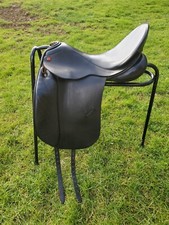 Sella da dressage regolabile