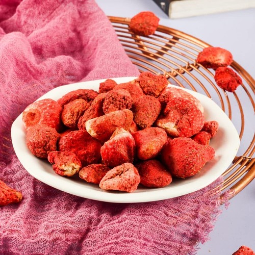 Fragola intera liofilizzata