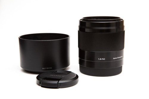 Sony 8 e oss - e, f/1.8