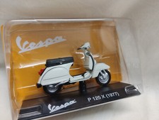 Vespa 1977 - P 125 X - Bianco - 1:18 - Rivista Modelli