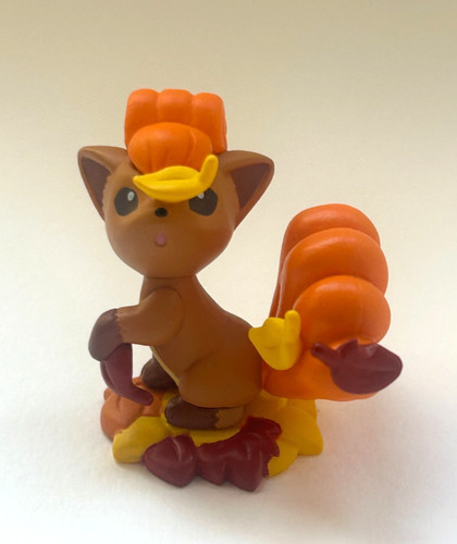 Vulpix pokémon figure - vulpix,
