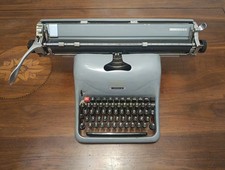 Macchina da scrivere Olivetti