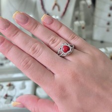 Anello Con Cuore In Corallo