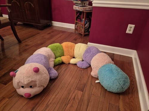 Cuscino bruco peluche gigante