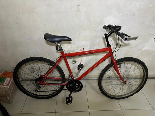 Mountain bike rossa - mountain,