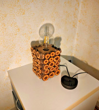 Lampada in legno fatta a mano