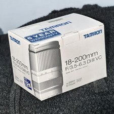 Nuovo Tamron nero B011 18-200