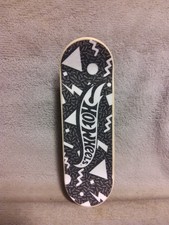 Hot Wheels Skateboard / Finger
