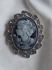 Spilla Elegante Brocchia Cameo Di Dama In Acciaio Filigrana Con Strass