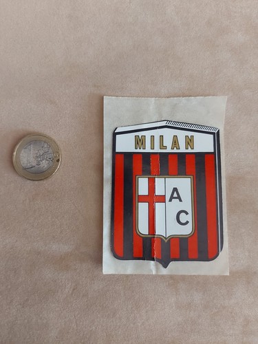 Milan scudetto adesivo fuori - scudetto,