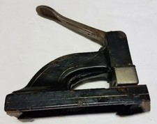 Timbro a secco Pressa A Stampo