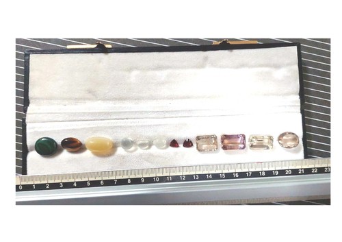 Pietre dure sfaccettate - , e