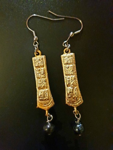 Orecchini con glifi maya - , a