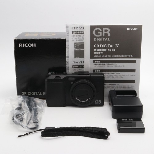 Fotocamera digitale compatta