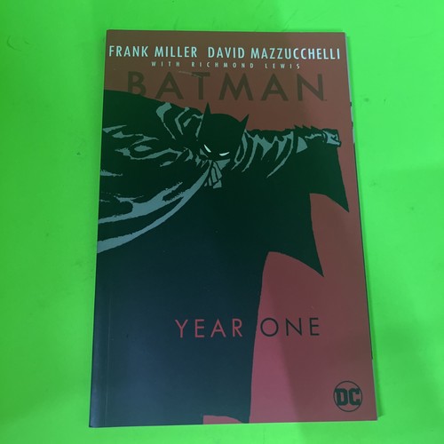 Batman year one graphic - batman:,