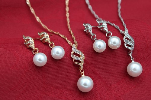 Set gioielli perle zirconi
