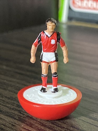 Ricambio subbuteo - lw,