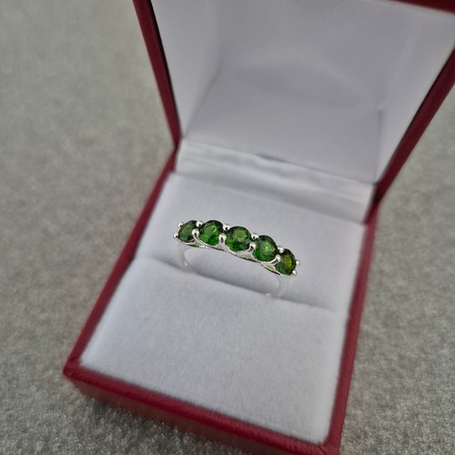 Anello con cinque - , pietre