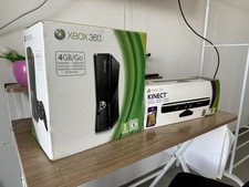 Microsoft Xbox 360 4GB + Cavi (no Hdmi), Controller,Kinect, Kit Play E Charge