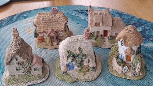 Lilliput lane pieces - lane,