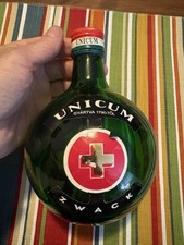 Bottiglia di vetro verde Zwack