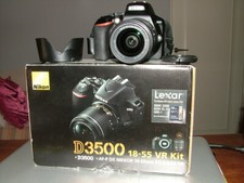 Materiale Fotografico:Fotocamera Nikon D3500 AF-P DX NIKKOR 18-55mm f/3.5-5.6G