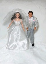 Bambola Barbie bruna sposa