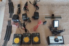 Lotto di quattro trasformatori Mehano e Hornby, più omaggio 