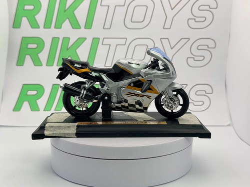 Kawasaki ninja zx7r maisto - kawasaki,