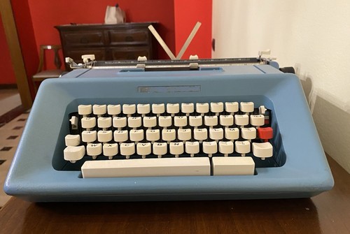 Macchina scrivere olivetti - da,