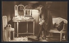 Foto AK Donna Indossa I Suoi