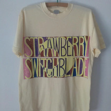 T-shirt Strawberry Switchblade