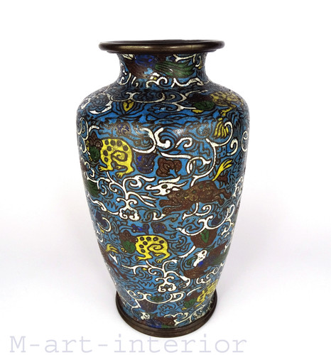 Antico vaso rettile smaltato