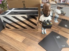 Mighty Jaxx Fasion Designer