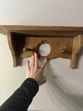 Mensola in legno con ritaglio