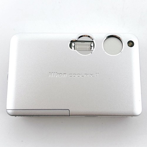 Nikon coolpix silver - s1,