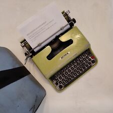 Macchina da scrivere Olivetti