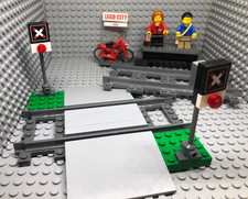 LEGO City Treno Passeggeri 60051 Stazione e passaggio a livello con 2 minifigure