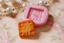 Stampo in gomma per fimo e cernit forma a biscotto quadrato 2,3x2,3 cm