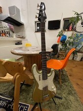 Italia Chitarra Basso Consegna Sicura dal Giappone